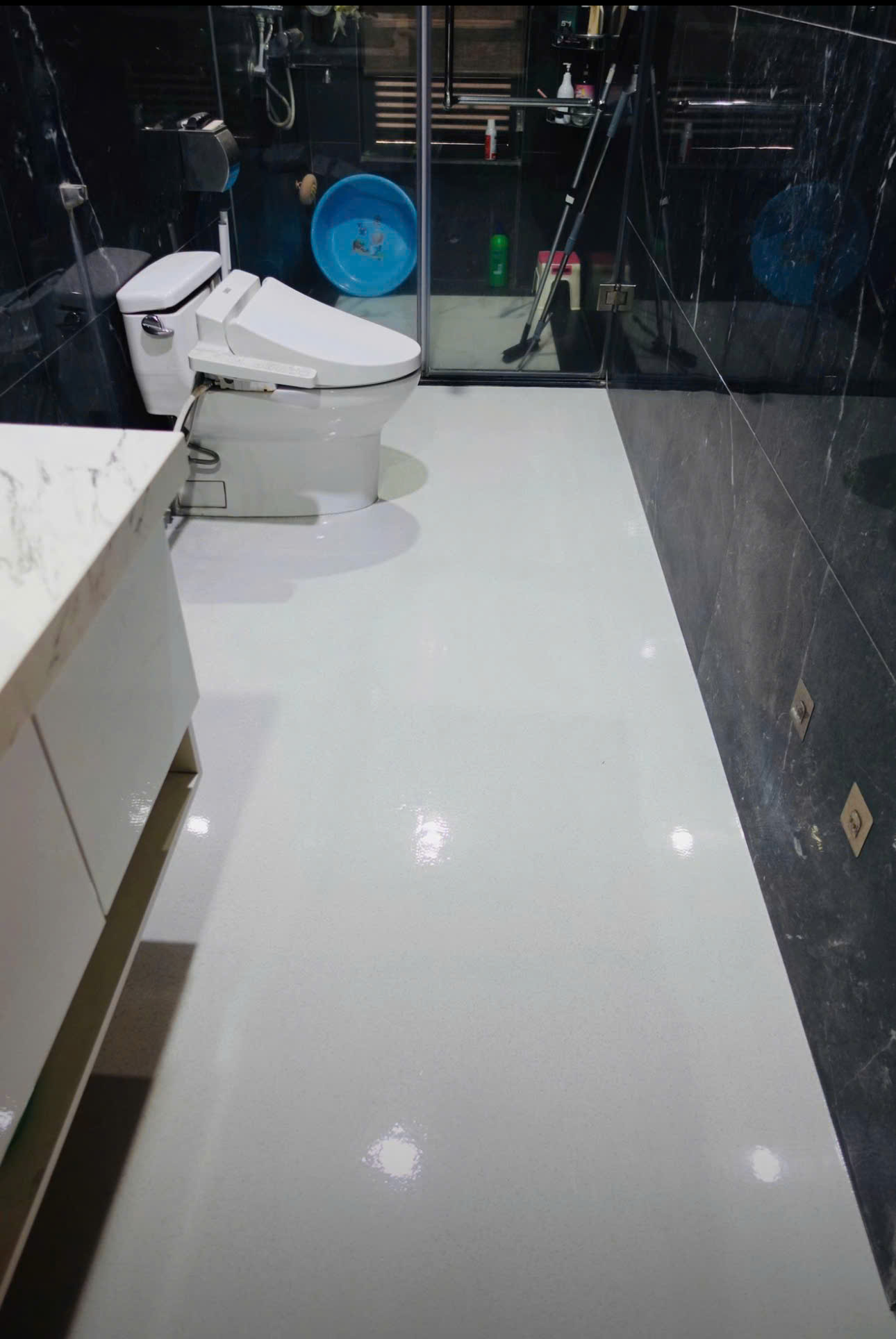 Sơn Epoxy Nhà Vệ Sinh 2026 – Giải Pháp Chống Thấm, Thay Thế Gạch Men Hiện Đại