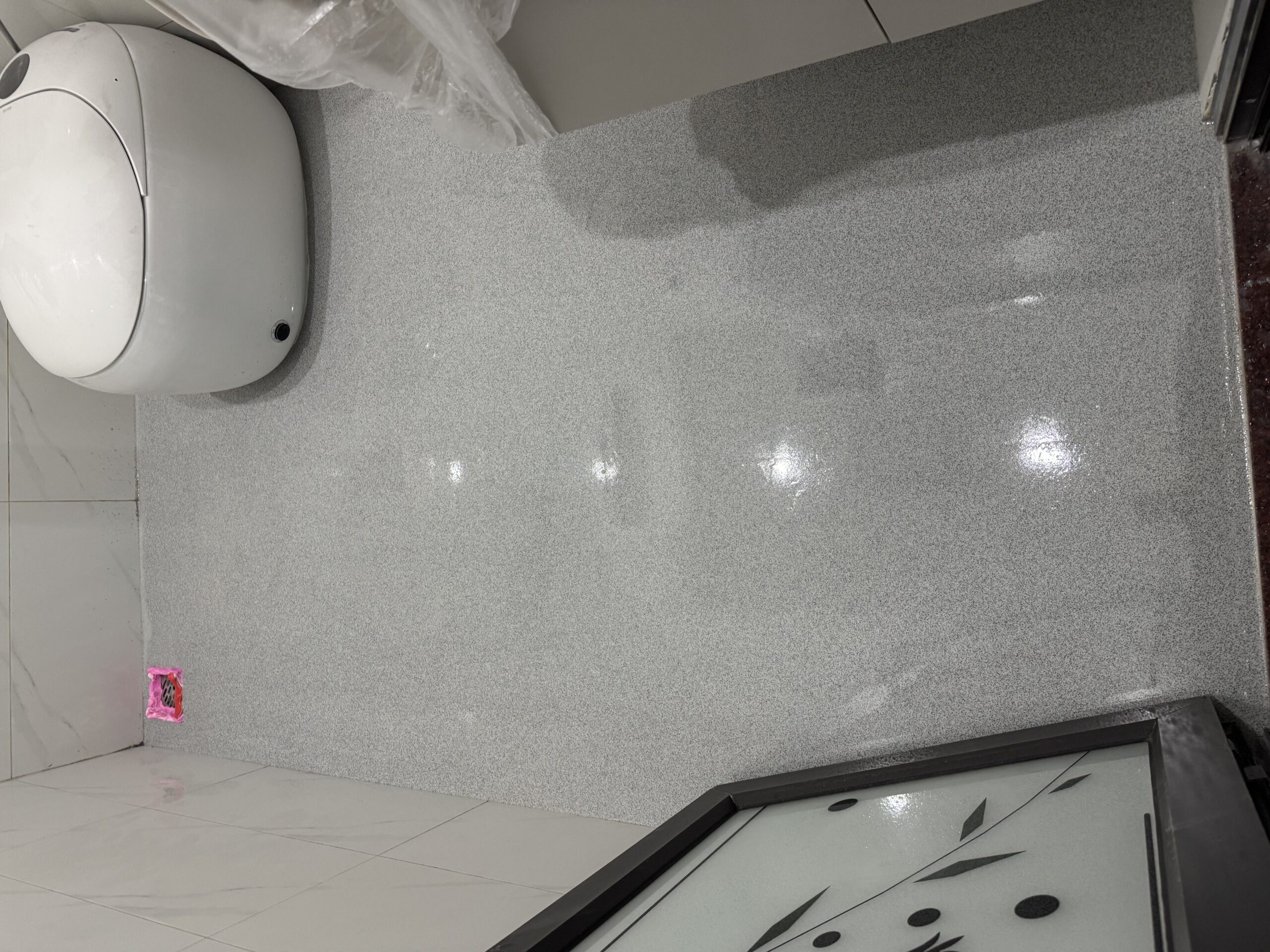So Sánh Sơn Terrazzo Và Gạch Lát Nhà Tắm – Nên Chọn Loại Nào?