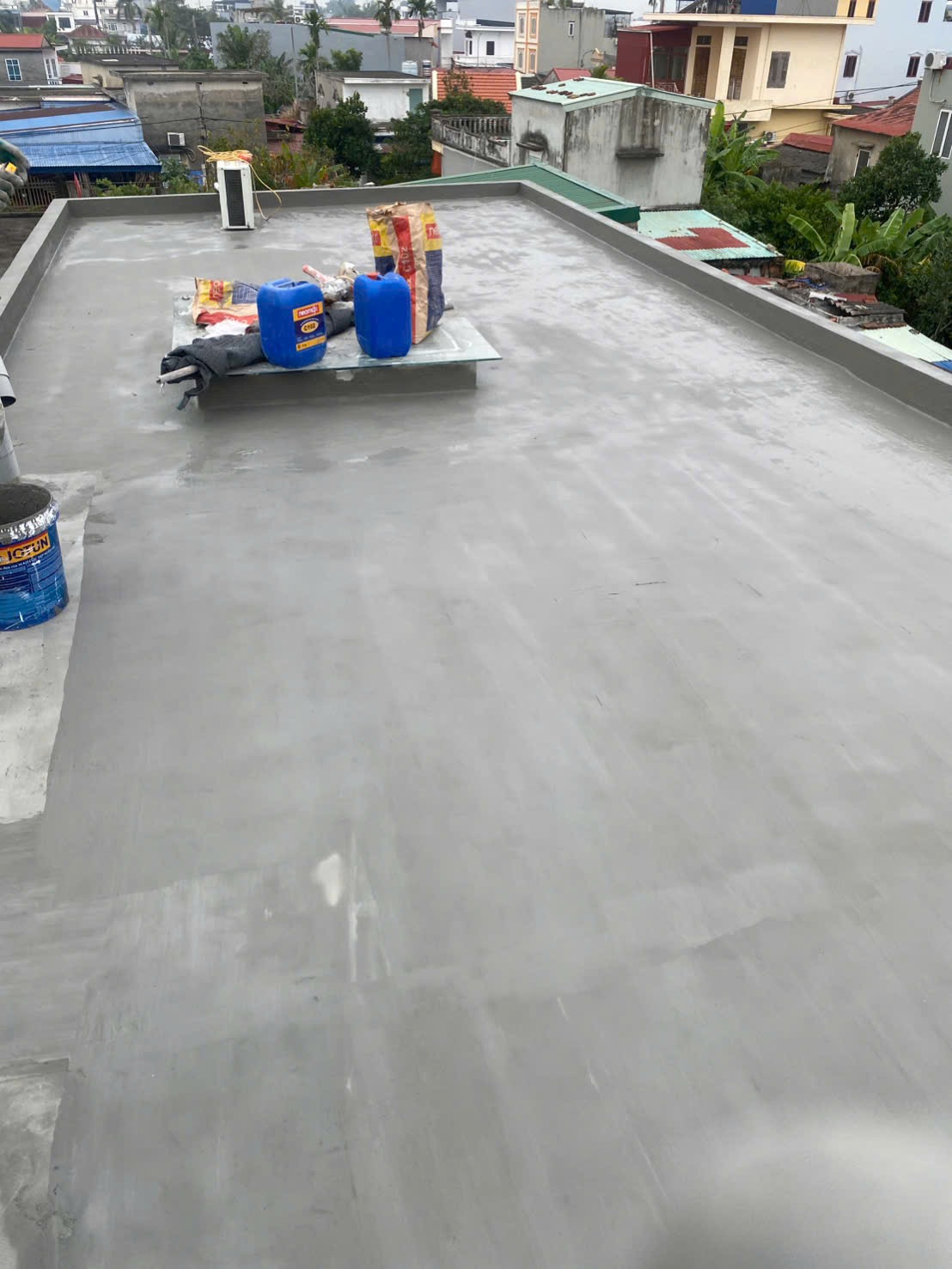 Sơn Chống Thấm Mái Hải Phòng – Giải Pháp Bảo Vệ Ngôi Nhà Khỏi Thấm Dột Bền Vững